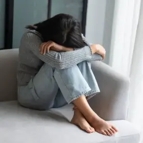 Téli hangulatváltozások: okok és természetes megoldások